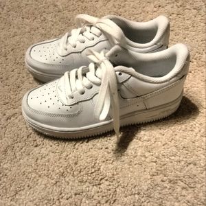 Girl's Nike : Nike Sneakers ( Size 1.5 ) New Condition $35 FIRM !!!!!!!